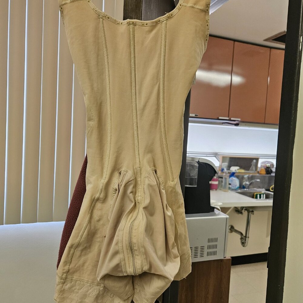 Shapewear - Picture 4 of 4